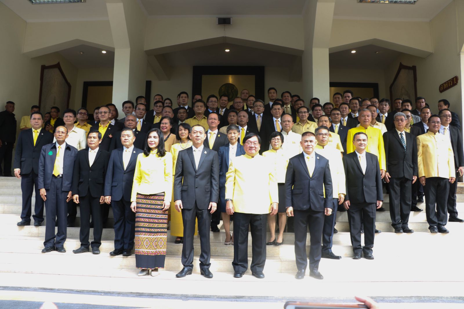 พิธีสักการะสิ่งศักดิ์สิทธิ์ของรัฐมนตรี และรัฐมนตรีช่วยว่าการกระทรวงเกษตรฯ