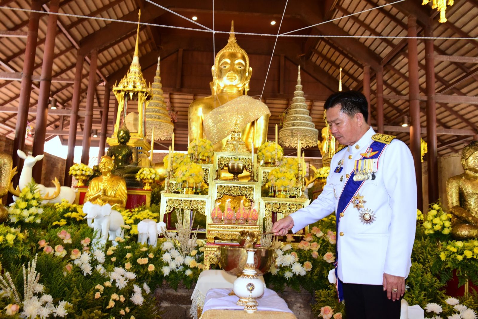 สศท.10 ร่วมพิธีเวียนเทียนสมโภชน้ำพระพุทธมนต์ ณ วัดมหาธาตุวรวิหาร จ.ราชบุรี